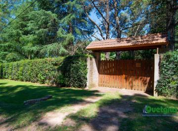 Quinta vacacional de 3 ambientes Venta USD 240.000 · Venta Casa Quinta con Pileta, Cochera, Patio y Jardín