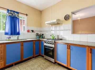 PH · 130m² · 5 Ambientes · Casa de Pasillo 2 Dorm.