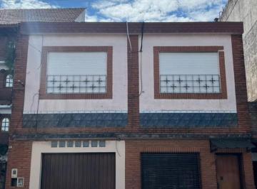 PH · 192m² · 4 Ambientes · 1 Cochera · PH 4 Ambientes con Cochera y Patio en Venta en Wilde