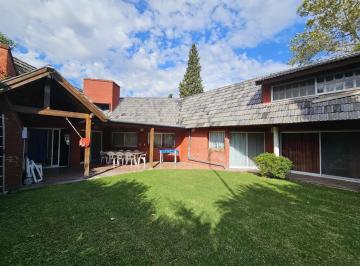 Casa · 181m² · 5 Ambientes · 2 Cocheras · Casa en Country Golf " Mi Refugio" - Canning.