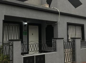 Casa · 73m² · 2 Ambientes · Casa Tipo PH en Venta San Justo