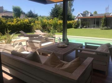 Casa · 333m² · 7 Ambientes · 3 Cocheras · Venta Importante Casa 4 Dorm. en Aldea Fisherton
