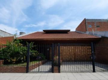 Casa de 3 ambientes, Lanús · Chalet de 3 Ambientes en Venta, Lanús Oeste