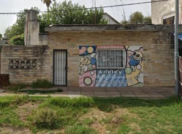 Casa · 50m² · 3 Ambientes · Casa en P. H Zona Comercial