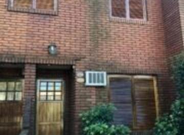Casa · 90m² · 4 Ambientes · 1 Cochera · Duplex en Zona Residencial