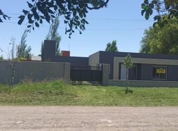 Casa · 110m² · 4 Ambientes · Lavalle Esquina Patricios, Funes Town.