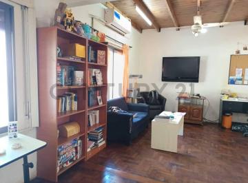 PH · 47m² · 2 Ambientes · Venta PH Al Frente a Reciclar 2 Amb Luminoso en Flores.