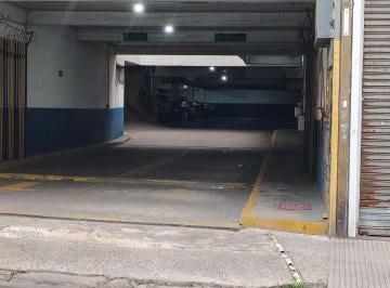 Garage , Balvanera · Garage con Locales
