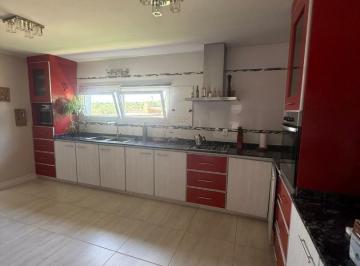 Casa · 400m² · 6 Ambientes · 4 Cocheras · Casa de Lujo y Cabañas en Venta en Panaholma