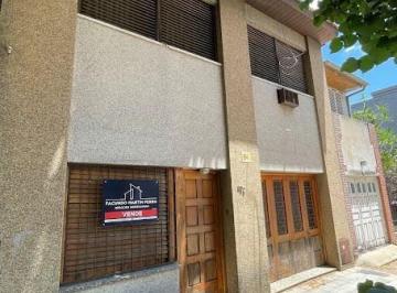 Casa · 80m² · 4 Ambientes · 1 Cochera · Casa en Venta en Lomas de Zamora, G. B. a. Zona Sur, Argentina