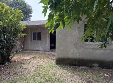 Casa de 3 ambientes, Chacabuco · Casa Sólida a Terminar. Excelente Ubicación.