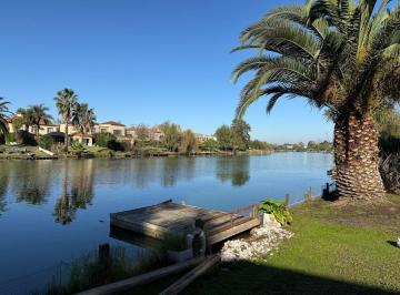 Casa · 283m² · 6 Ambientes · 1 Cochera · Casa Chalet en Venta en Santa Barbara, Tigre, G. B. a. Zona Norte