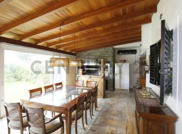 Casa · 270m² · 4 Dormitorios · 1 Cochera · Casa en Venta en City Bell (4 Dormis Apto Banco)