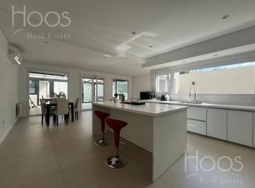 Casa · 300m² · 6 Ambientes · 2 Cocheras · Casa Minimalista 5 Ambientes en Castelar Norte