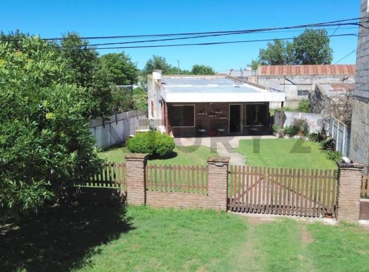 Casa · 93m² · 4 Ambientes · 1 Cochera