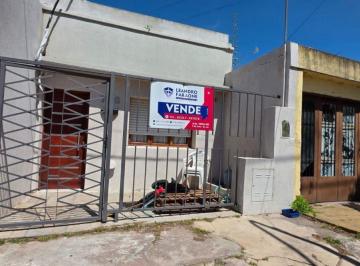 FAE-FAE-842_2 · Casa 2 Dorm.. | Gutierrez Al 700
