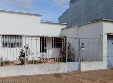 Casa · 85m² · 5 Ambientes · 1 Cochera · Casa con Terreno 10x60