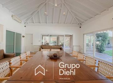 Casa · 980m² · 10 Ambientes · 8 Cocheras · Casa 3 Dorm. en Suite Sobre Lote de 3.000 m² en Venta, en Country El Bosque, Zona Norte