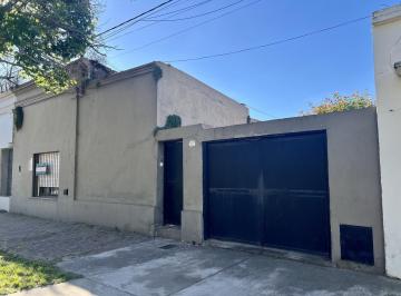 Casa · 98m² · 3 Ambientes · 1 Cochera · Casa en Venta en San Antonio de Areco. Av Vieytes y Pellegrini