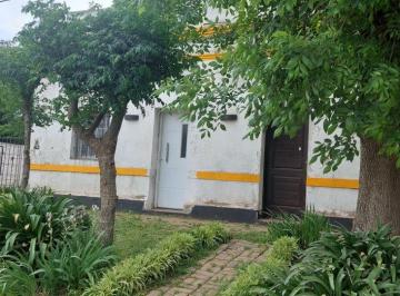 Casa de 5 ambientes, Chacabuco · Venta de Casa Al Frente del Campo en Castilla - Bs As