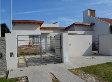 Departamento · 70m² · 3 Ambientes · 1 Cochera · Departamento Duplex 3 Ambientes en Venta en Lujan Planta Baja con Patio y Cochera Apto Credito