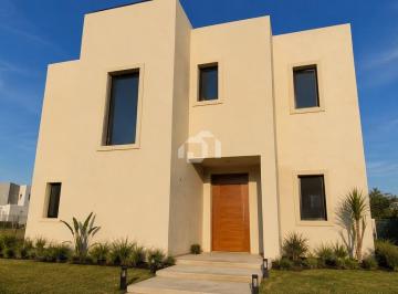 Casa · 170m² · 5 Ambientes · 1 Cochera · Casa en Venta en Santa Elisa, Pilar del Este, Pilar