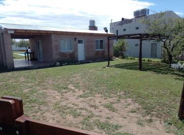 Casa de 4 ambientes, Potrero de Garay · Encantadora Casita Lista Para Disfrutar en Barrio del Lago