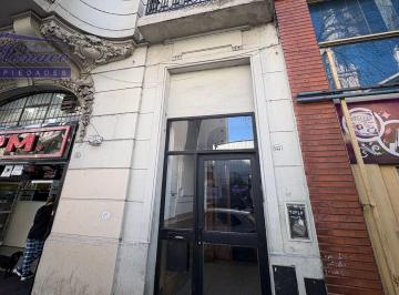 Departamento · 52m² · 3 Ambientes · 3 Amb a Reciclar + Pequeño Altillo. Excelente Zona!