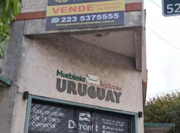Local comercial · 221m² · Local con Viviendas en Block