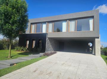 Casa · 423m² · 9 Ambientes · 6 Cocheras · Casa Barrio Virazon Nordelta