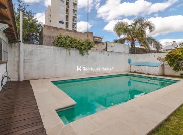 Casa · 400m² · 9 Ambientes · 6 Cocheras · Casa en Venta Macrocentro
