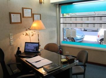 Oficina comercial · 76m² · 3 Ambientes · Oficina con Vivienda