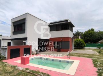 Casa · 999m² · 8 Ambientes · 1 Cochera · Casa 3 Dorm. en Colastiné, Quincho, Pileta y Amplio Terreno