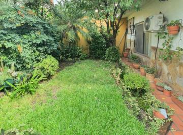 Casa · 146m² · 3 Ambientes · 1 Cochera · Casa Frente Cochera Jardin 146 m²