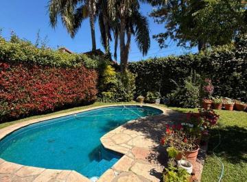 Casa de 4 ambientes, San Isidro · Martínez: Casa Sobre 2 Lotes. 3 Dorm.. Gran Jardín con Piscina. Muy Luminoso Orientada Al Este