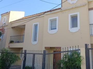 Casa · 115m² · 3 Ambientes · 1 Cochera · Muy Lindo Duplex Vta 2 Dor Asad Iriarte y Av Incas G. Bourg