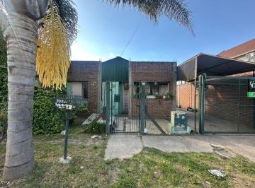 Casa de 3 ambientes, Esteban Echeverría · Casa de 2 Dorm. Sobre Lote de 200 m² en Venta en Monte Grande