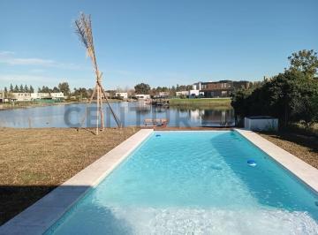 Casa · 180m² · 5 Ambientes · 2 Cocheras · Casa en Venta de 5 Ambientes a La Laguna en Una Planta en Barrio San Matias Puertos Canton Escobar