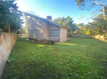 Casa · 480m² · 3 Dormitorios · 1 Cochera · Hermosa Casa en Aguas Verdes – ¡Venta con Mobiliario Incluido!