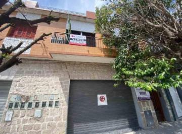 PH de 3 ambientes, Quilmes · Casa PH en Planta Alta con Entrada Independiente de 3 Ambientes con Garage y Amplio Espacio Verde