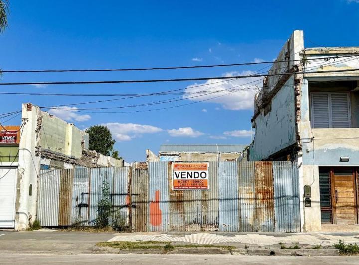 Terreno · 748m²