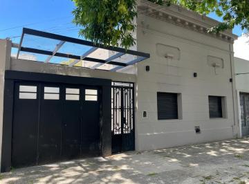 PH · 139m² · 5 Ambientes · 1 Cochera · PH en Venta en La Plata - 3 Dorm. - Reciclado a Estrenar