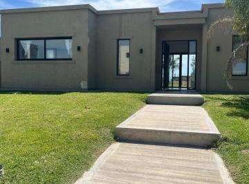 Casa · 136m² · 6 Ambientes · 2 Cocheras · Casa Venta Country San Sebastian Pilar