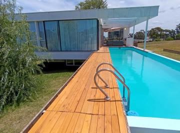 Casa · 250m² · 5 Ambientes · Hermosa Casa 5 Ambientes en Barrancas de San Benito