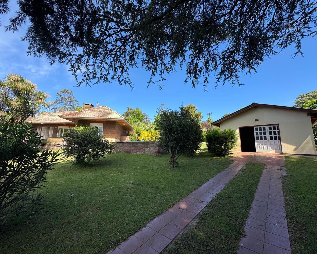 Lote de 600m² con garage y pileta — Sierra de los Padres