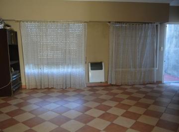 Casa · 170m² · 6 Ambientes · 3 Cocheras · Vg Luminosa Casa en Venta de 6 Ambientes