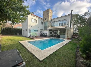 Casa · 290m² · 5 Ambientes · Casa en Alq. Temporario en Campo Chico, Pilar, G. B. a. Zona Norte