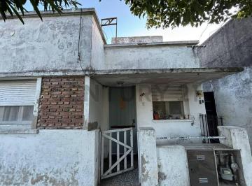 Departamento · 63m² · 3 Ambientes · Casa en Venta en Ensenada a Reciclar