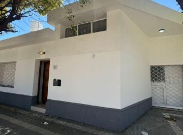 Casa de 5 ambientes, Córdoba · Venta Casa + Local