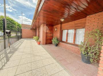 Casa · 190m² · 5 Ambientes · 2 Cocheras · Casa en El Gaucho